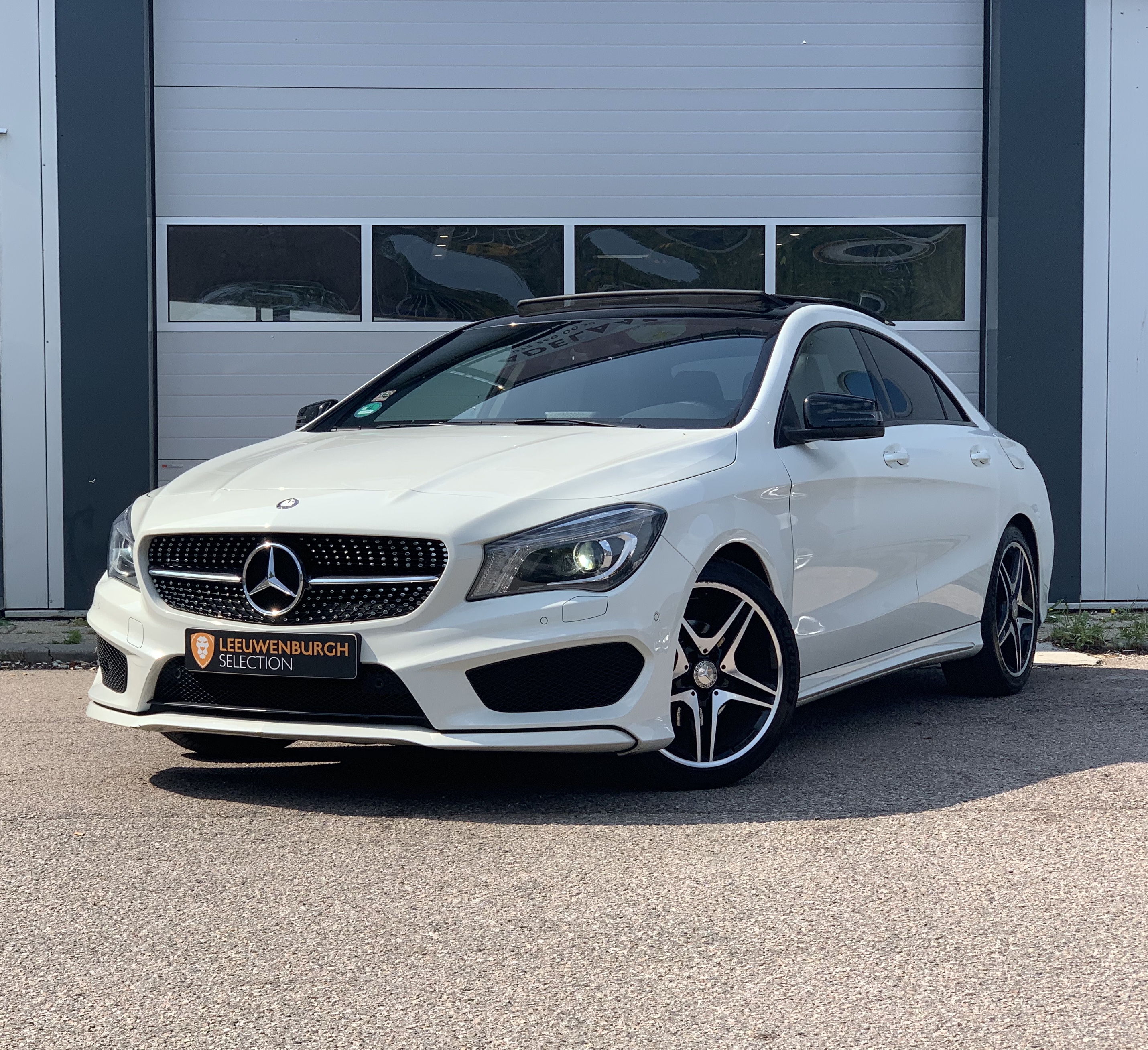 Купить мерседес cla. Mercedes Benz CLA 200. Mercedes CLA 200 AMG. Mercedes Benz CLS 200. Мерседес ЦЛА 200 АМГ.